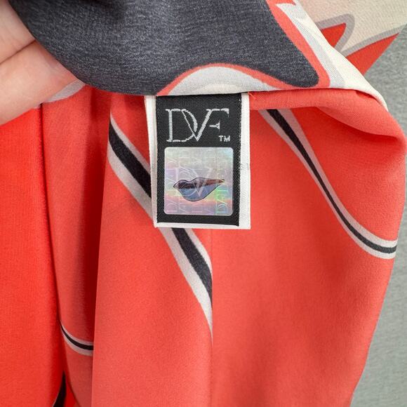 Diane von Furstenberg Floral Boat Neck Flowy Silk Tunic Top - Picture 12 of 14